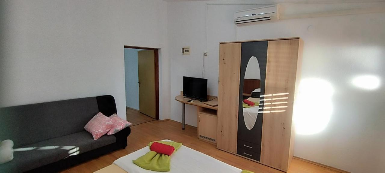 Apartments Andela Starigrad Exterior photo