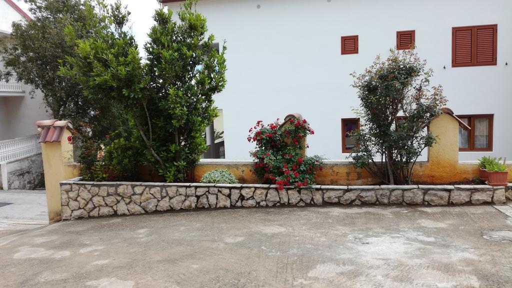Apartments Andela Starigrad Exterior photo
